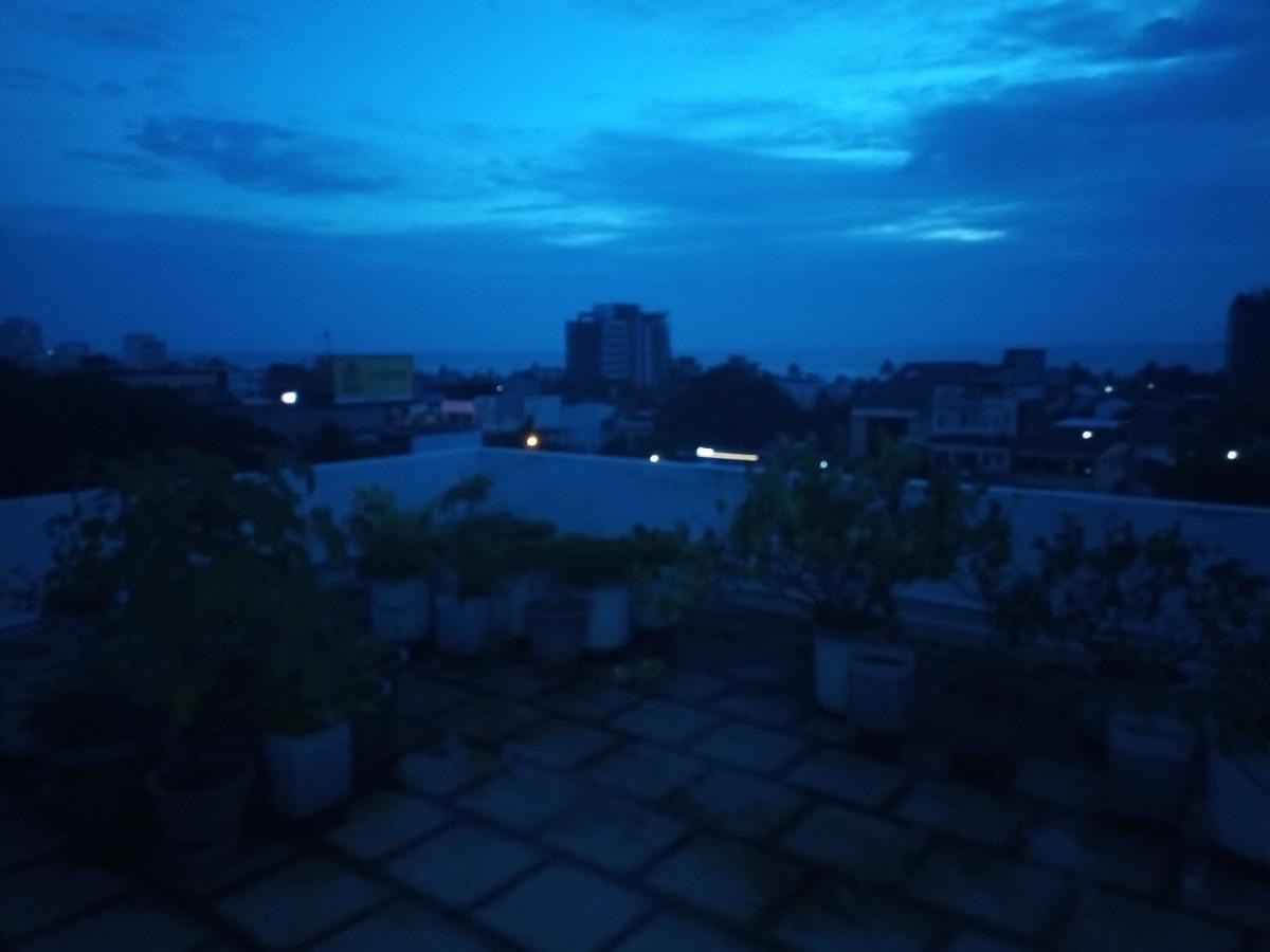 Ocean Pebbles Apartment Dehiwala-Mount Lavinia Luaran gambar