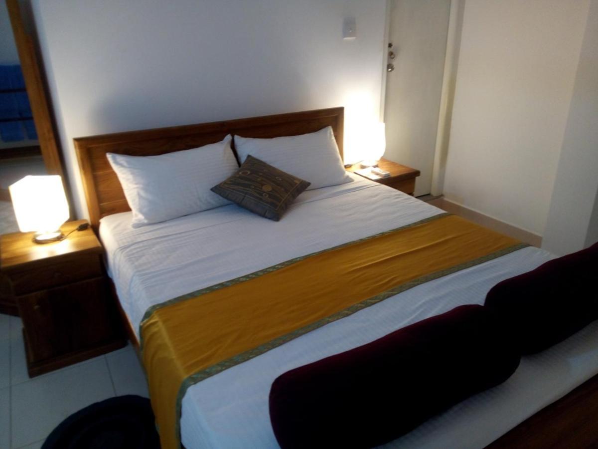 Ocean Pebbles Apartment Dehiwala-Mount Lavinia Luaran gambar