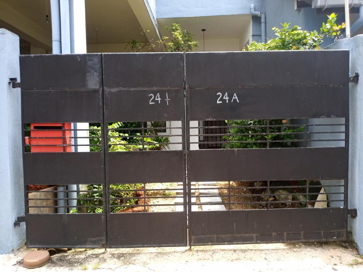 Ocean Pebbles Apartment Dehiwala-Mount Lavinia Luaran gambar